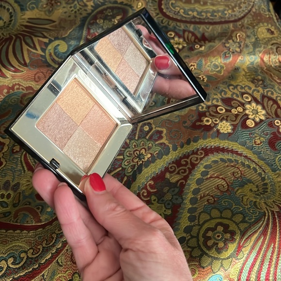 Shimmer Brick in Nude Glow - Picture 5 of 5